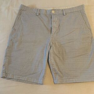 Old Navy Men's Light Blue and White Flat Front Shorts
